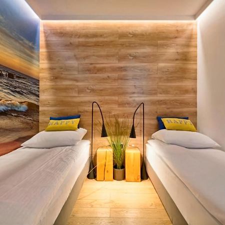Riverview Apartament Waterline Spa & Pool グダニスク エクステリア 写真